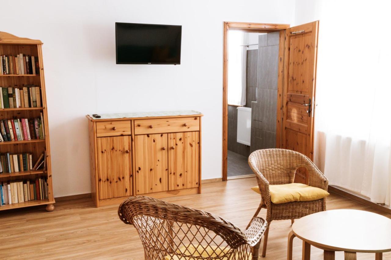 Ferienwohnung An Der Berliner Seenkette Шверин Екстериор снимка